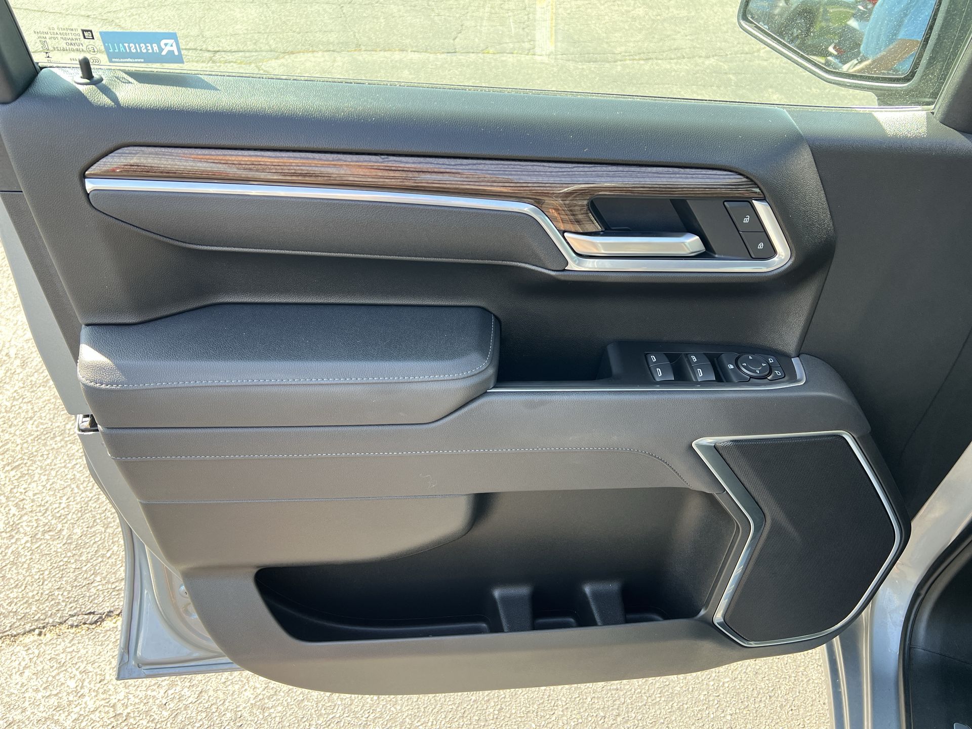 2025 Chevrolet Silverado 1500 LT photo 11