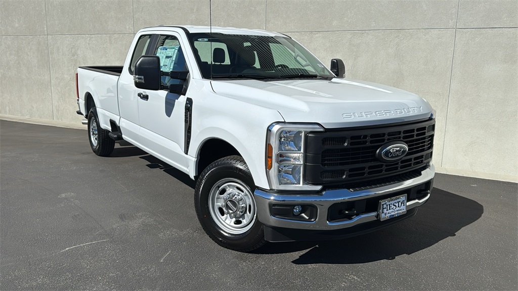 2026 Ford F-250 Super Duty XL's photo