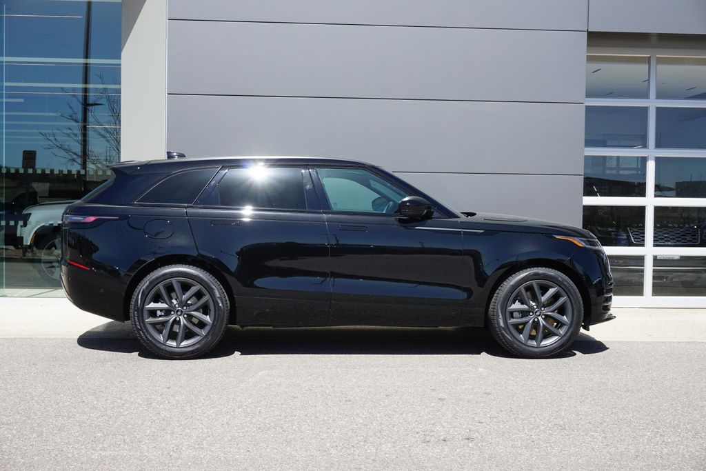 2026 Land Rover Range Rover Velar SE photo 16