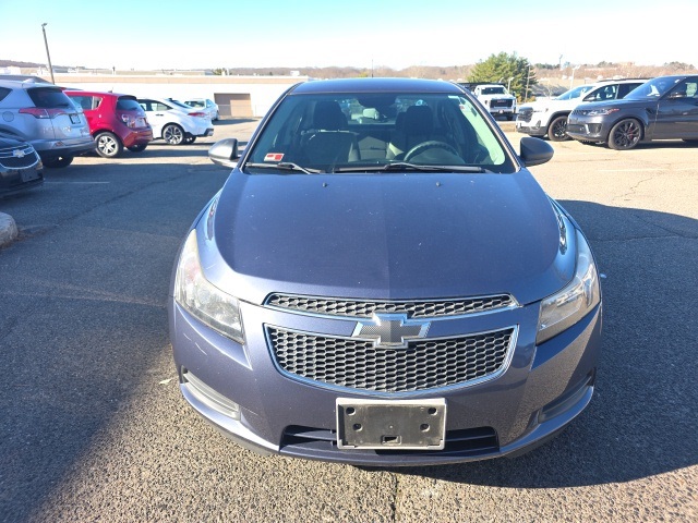 2014 Chevrolet Cruze LS photo 2