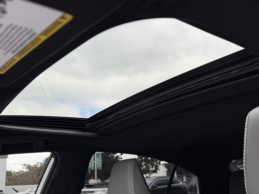 2025 Toyota Camry SE photo 15