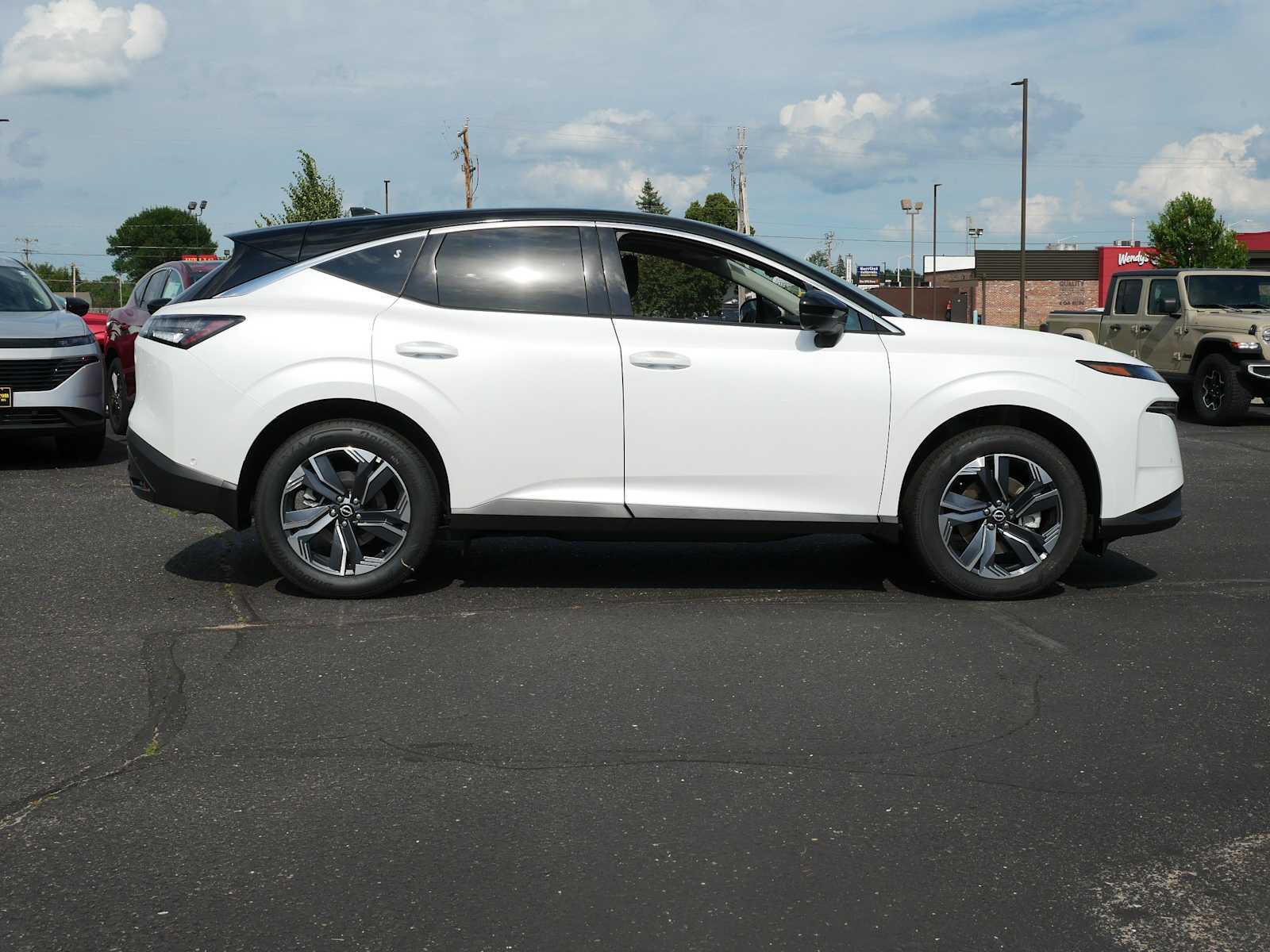 2025 Nissan Murano SL photo 4