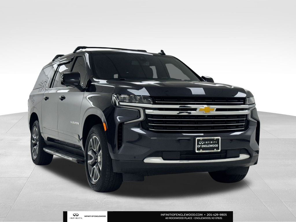 2022 Chevrolet Suburban LT's photo