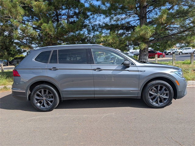 2022 Volkswagen Tiguan SE photo 2