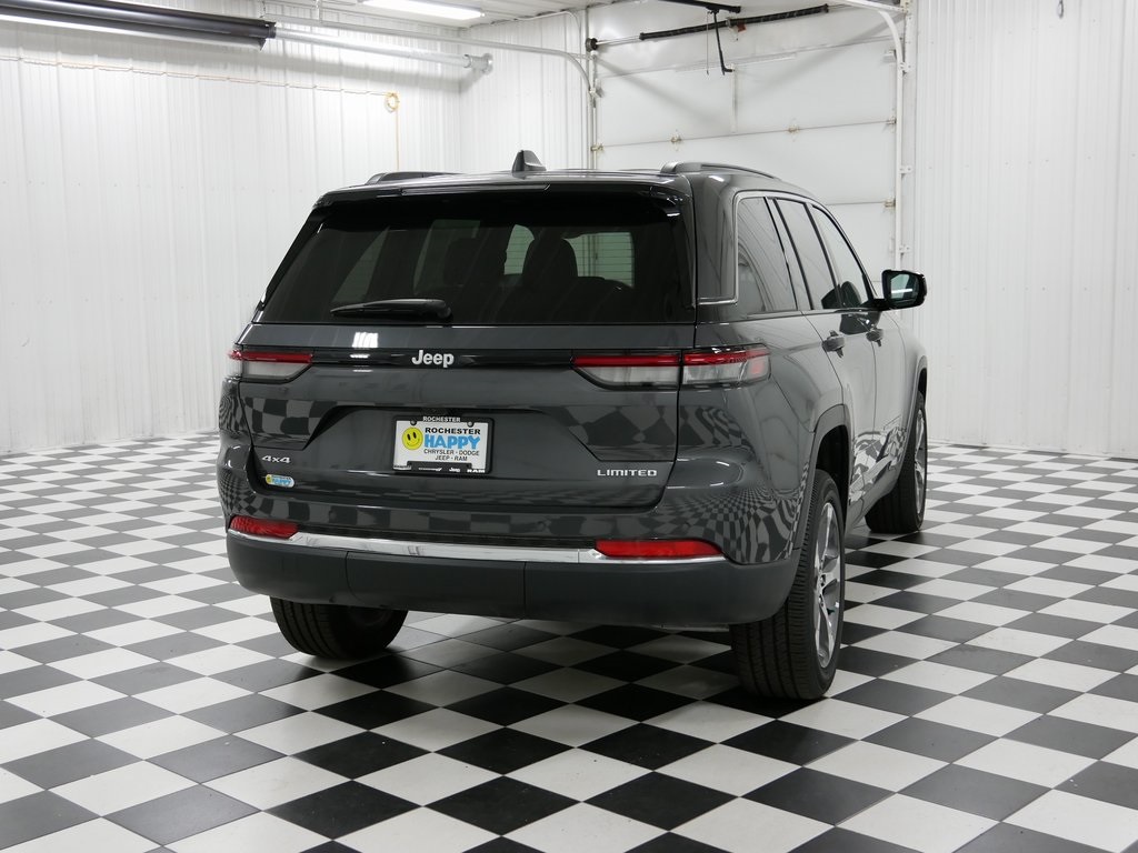 2024 Jeep Grand Cherokee Limited photo 3