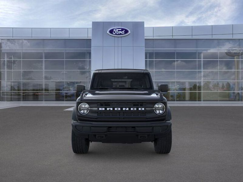 2025 Ford Bronco Base photo 6