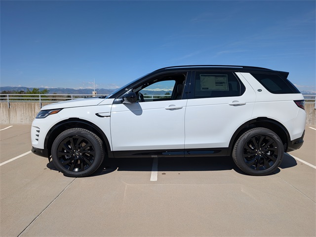2025 Land Rover Discovery Sport SE photo 2