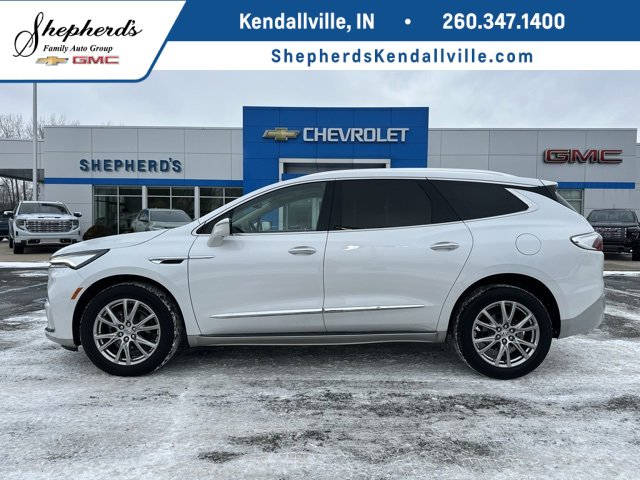 2024 Buick Enclave Essence's photo