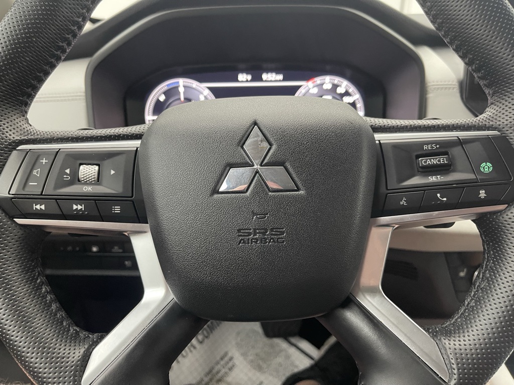 2023 Mitsubishi Outlander PHEV SEL photo 9