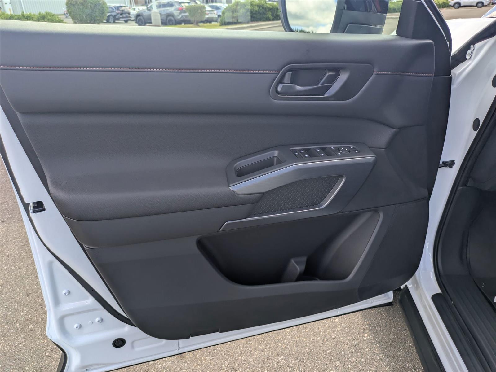 2025 Nissan Pathfinder Rock Creek photo 10