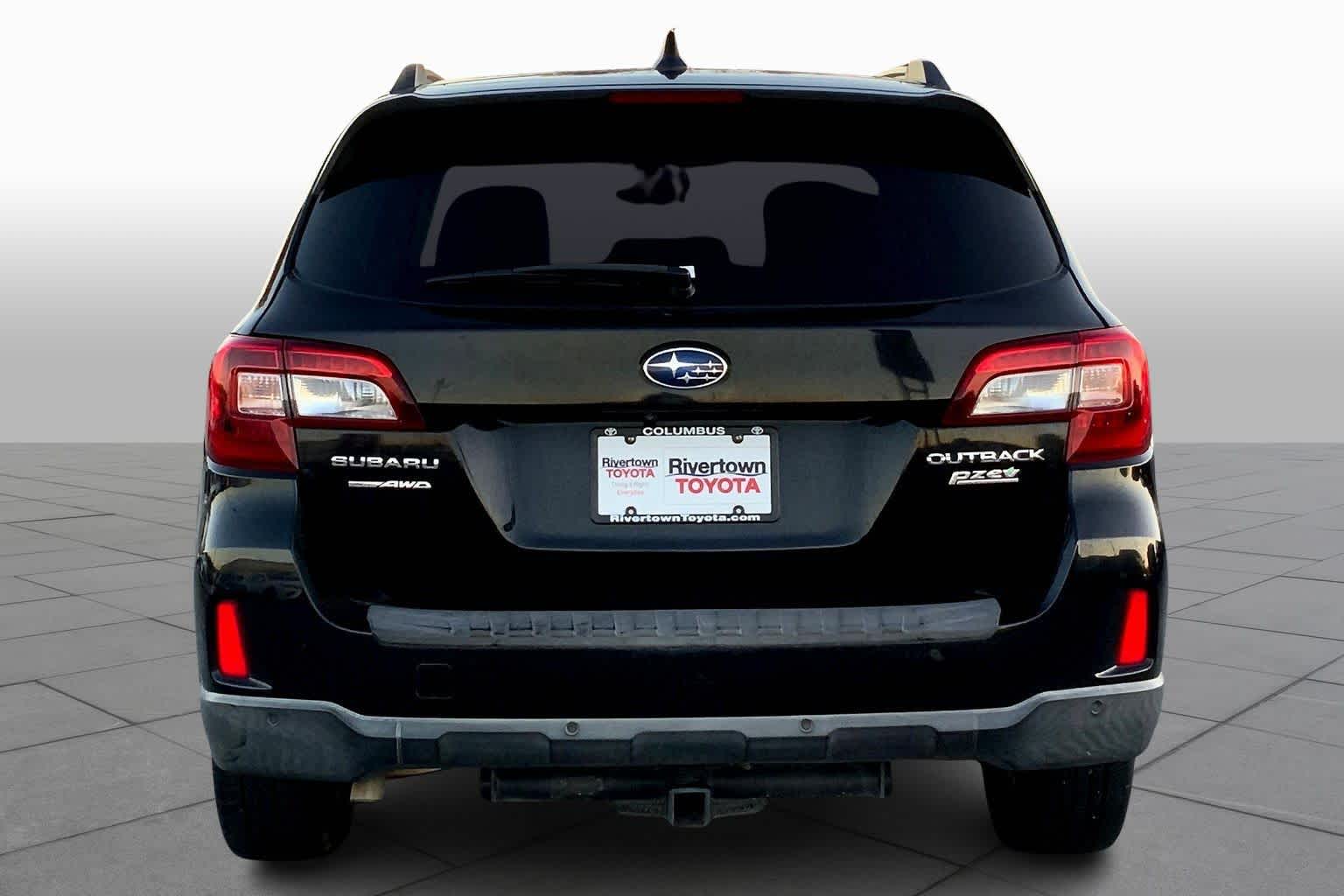 2017 Subaru Outback Touring photo 4