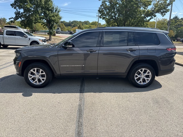 2022 Jeep Grand Cherokee Limited photo 2
