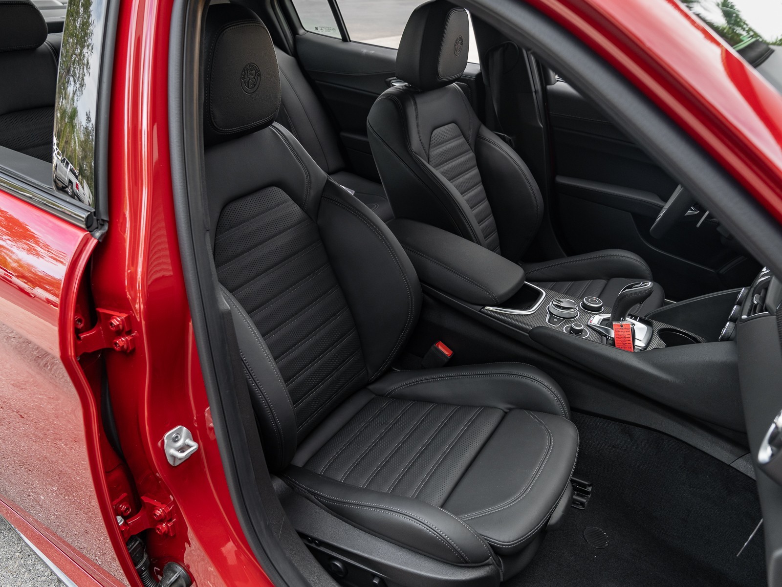 2024 Alfa Romeo Giulia Quadrifoglio photo 24