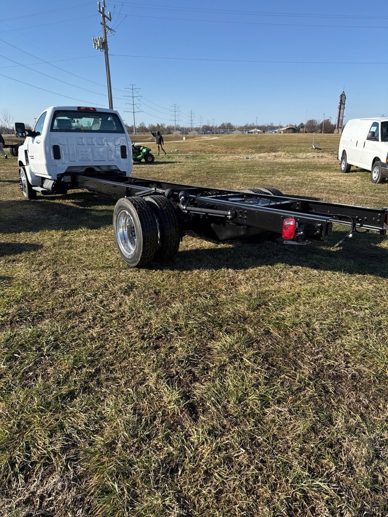 2024 Chevrolet Silverado 4500HD Work Truck photo 4