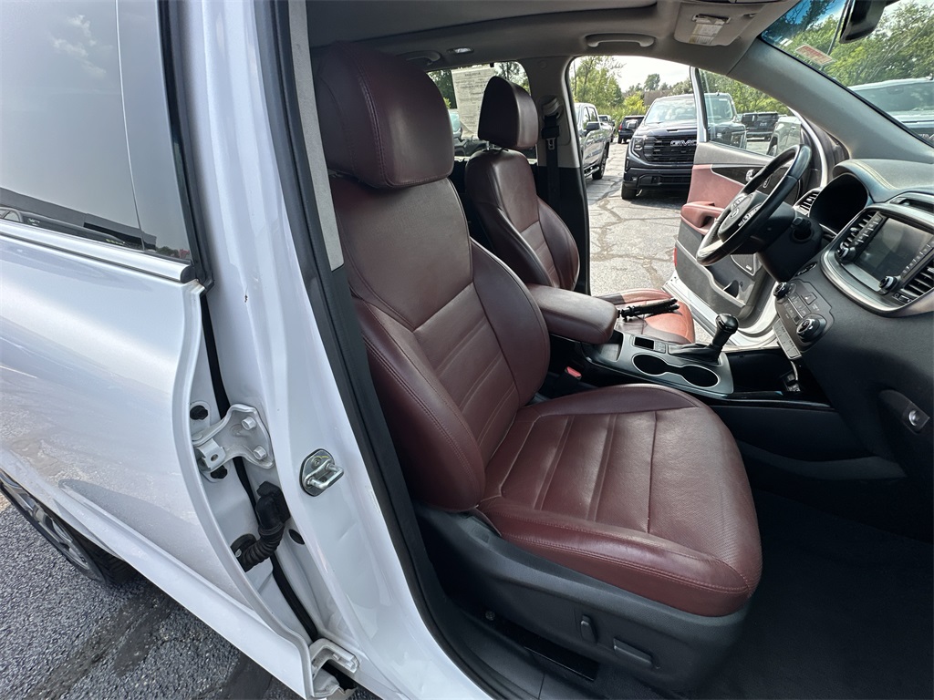 2017 Kia Sorento SX photo 18