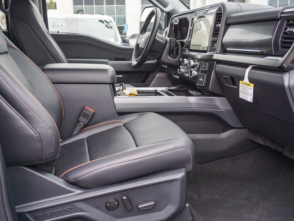 2025 Ford F-250 photo 12