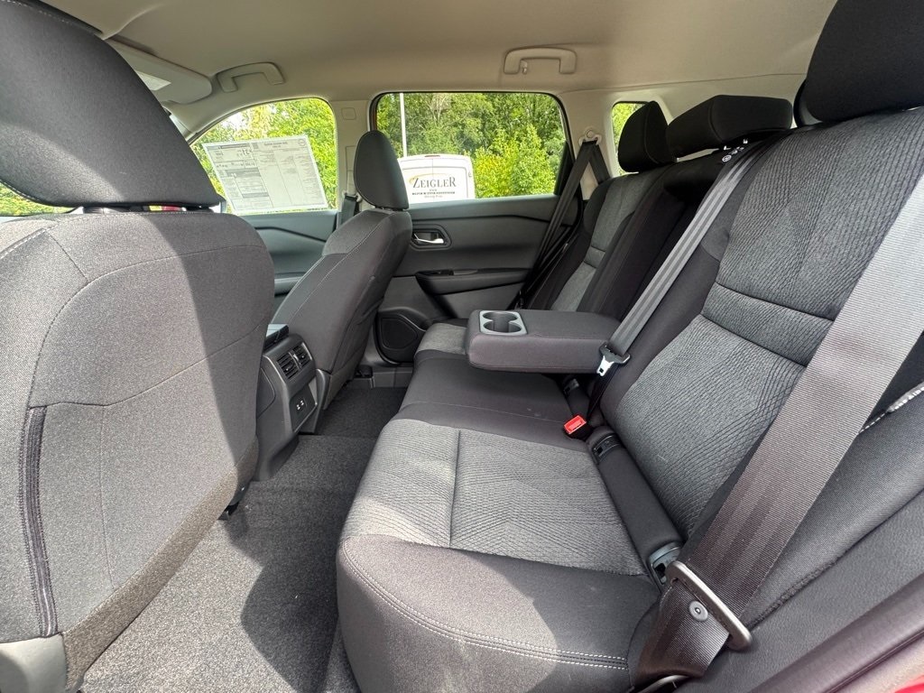 2026 Nissan Rogue SV photo 21