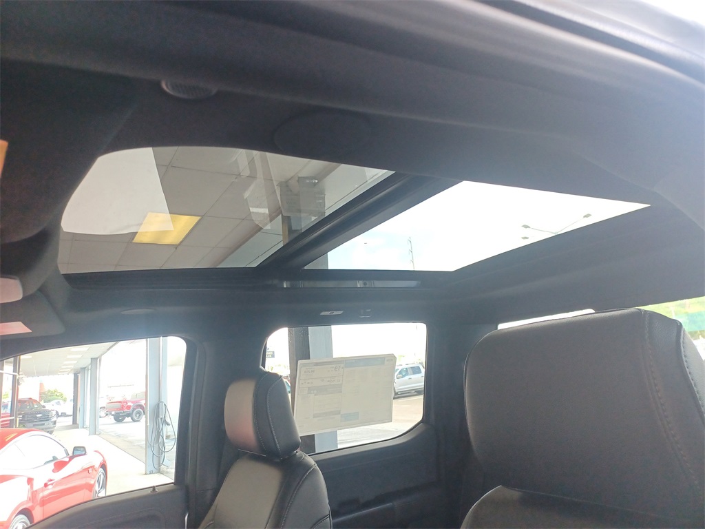 2025 Ford F-150 Lariat photo 15