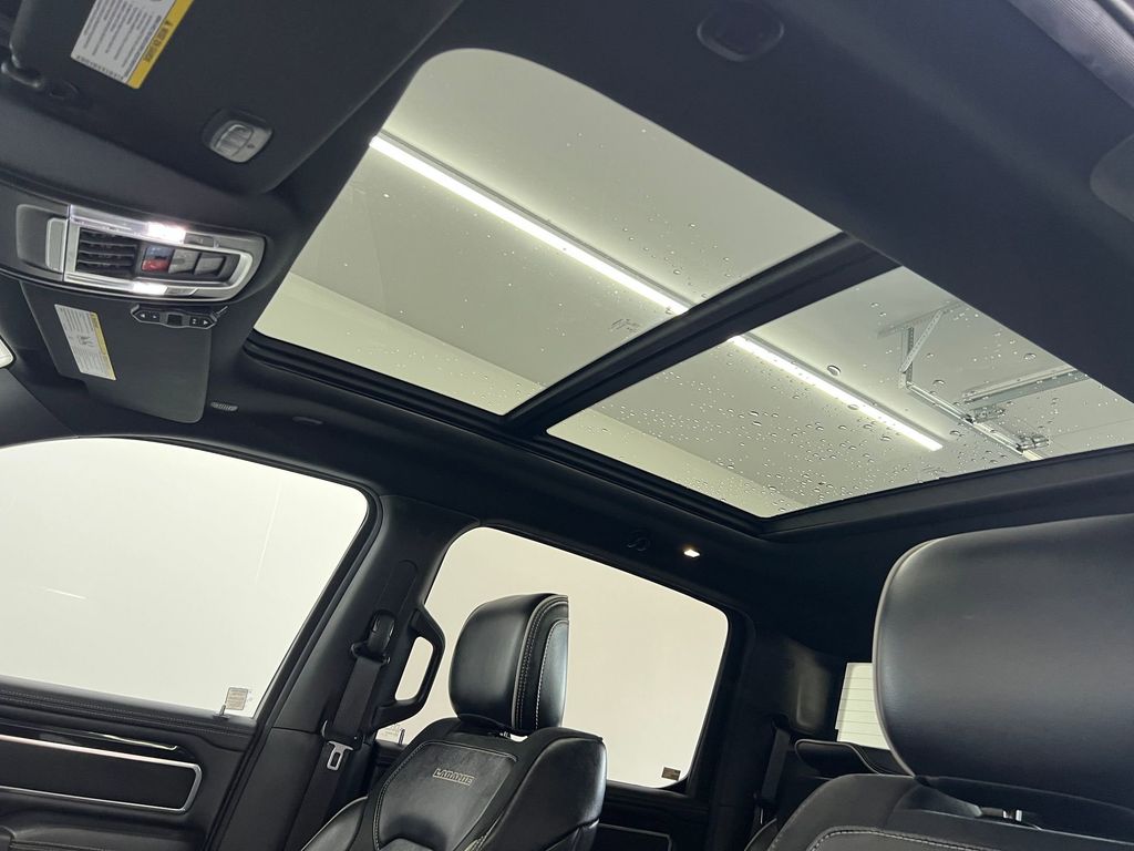 2019 Ram 1500 Laramie photo 13