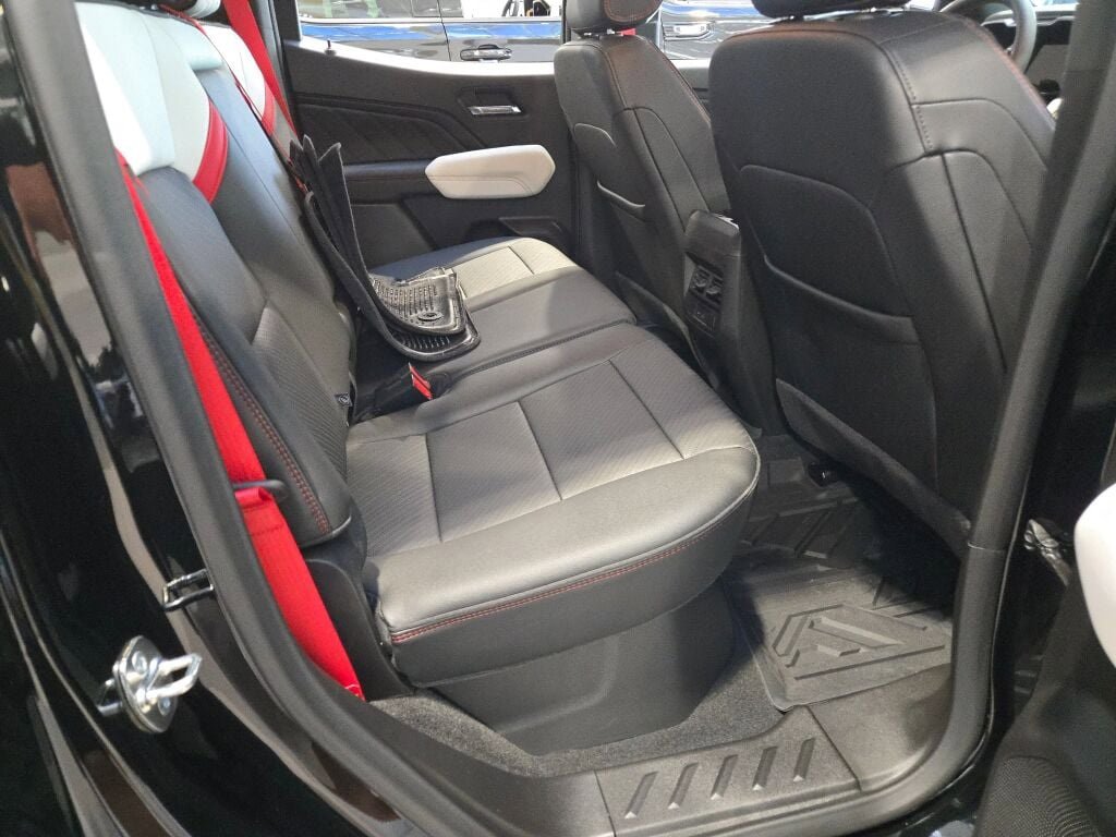 2026 Gmc Canyon AT4X photo 10