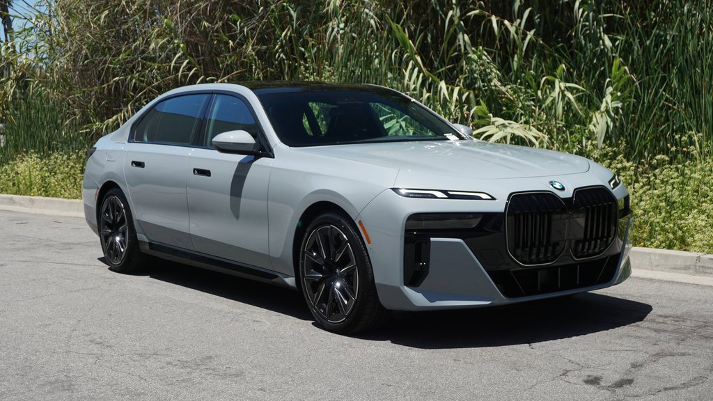 2025 Bmw 740i photo 2