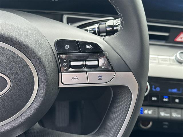 2025 Hyundai Elantra Hybrid Limited photo 25