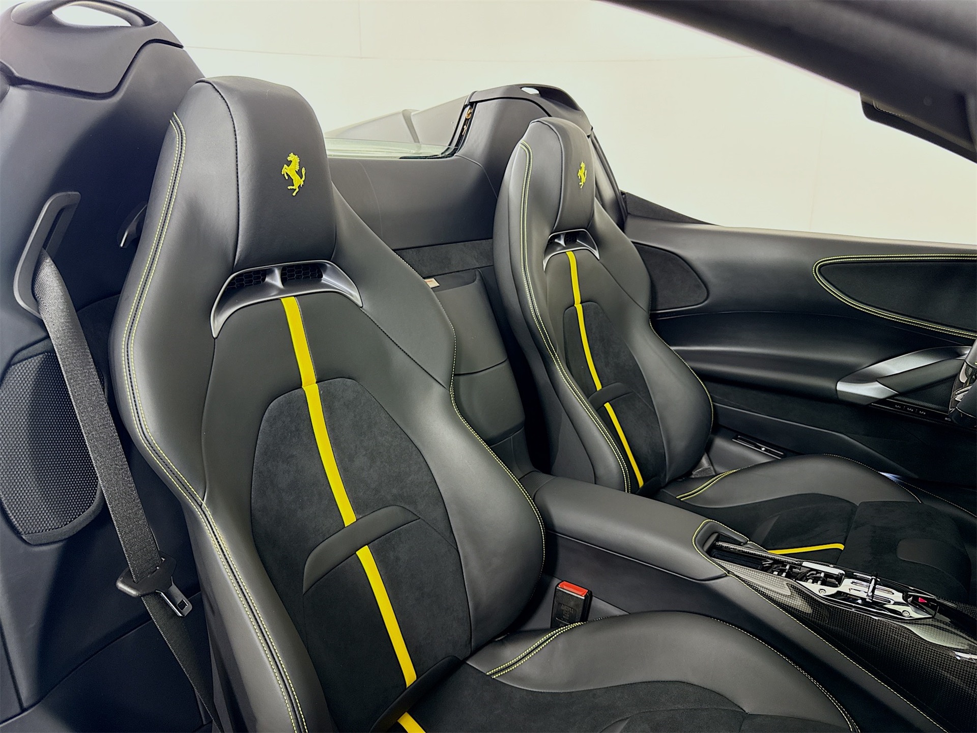 2024 Ferrari SF90 Spider Base photo 21