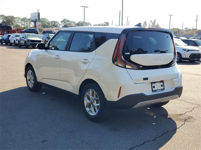 2025 Kia Soul LX S photo 4