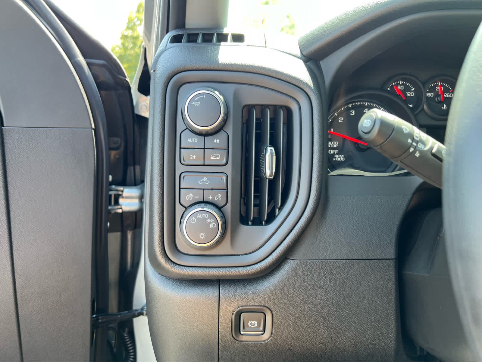 2026 Chevrolet Silverado 1500 Custom photo 16