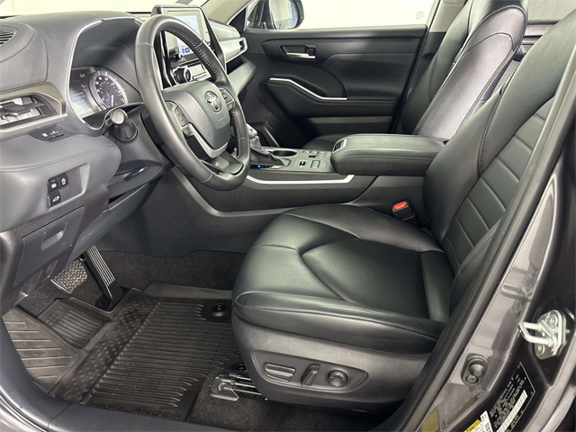 2024 Toyota Highlander XLE photo 12