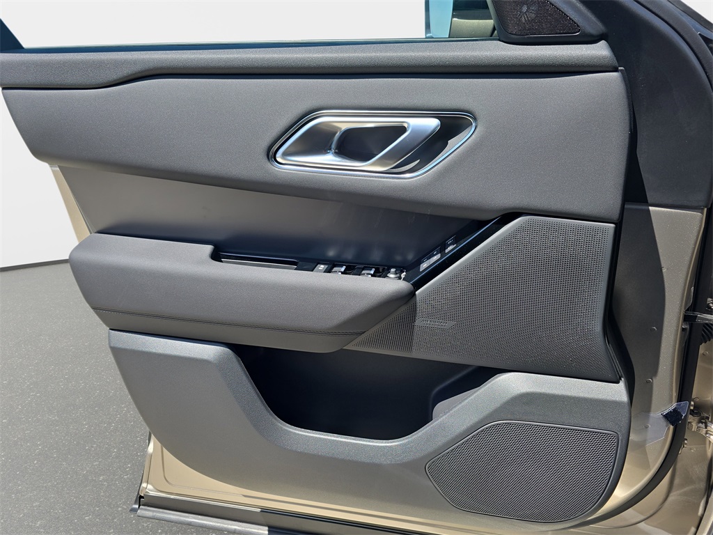 2026 Land Rover Range Rover Velar S photo 24