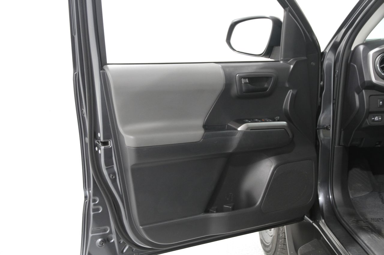 2022 Toyota Tacoma SR5 photo 4