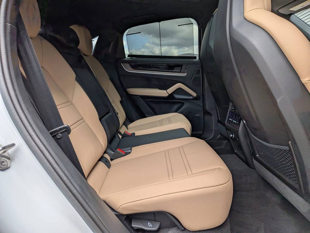 2026 Porsche Cayenne Coupe photo 22