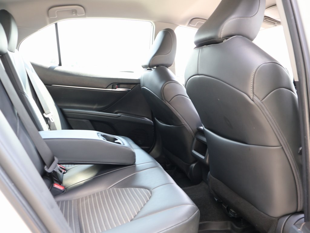 2022 Toyota Camry SE photo 12