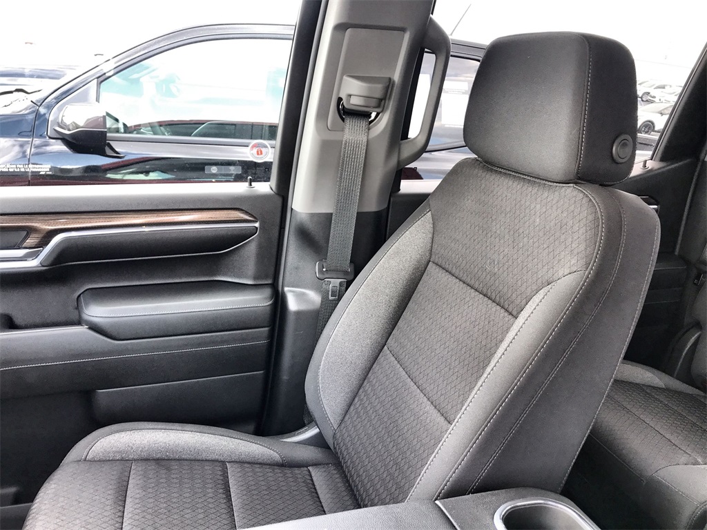 2024 Chevrolet Silverado 1500 RST photo 21