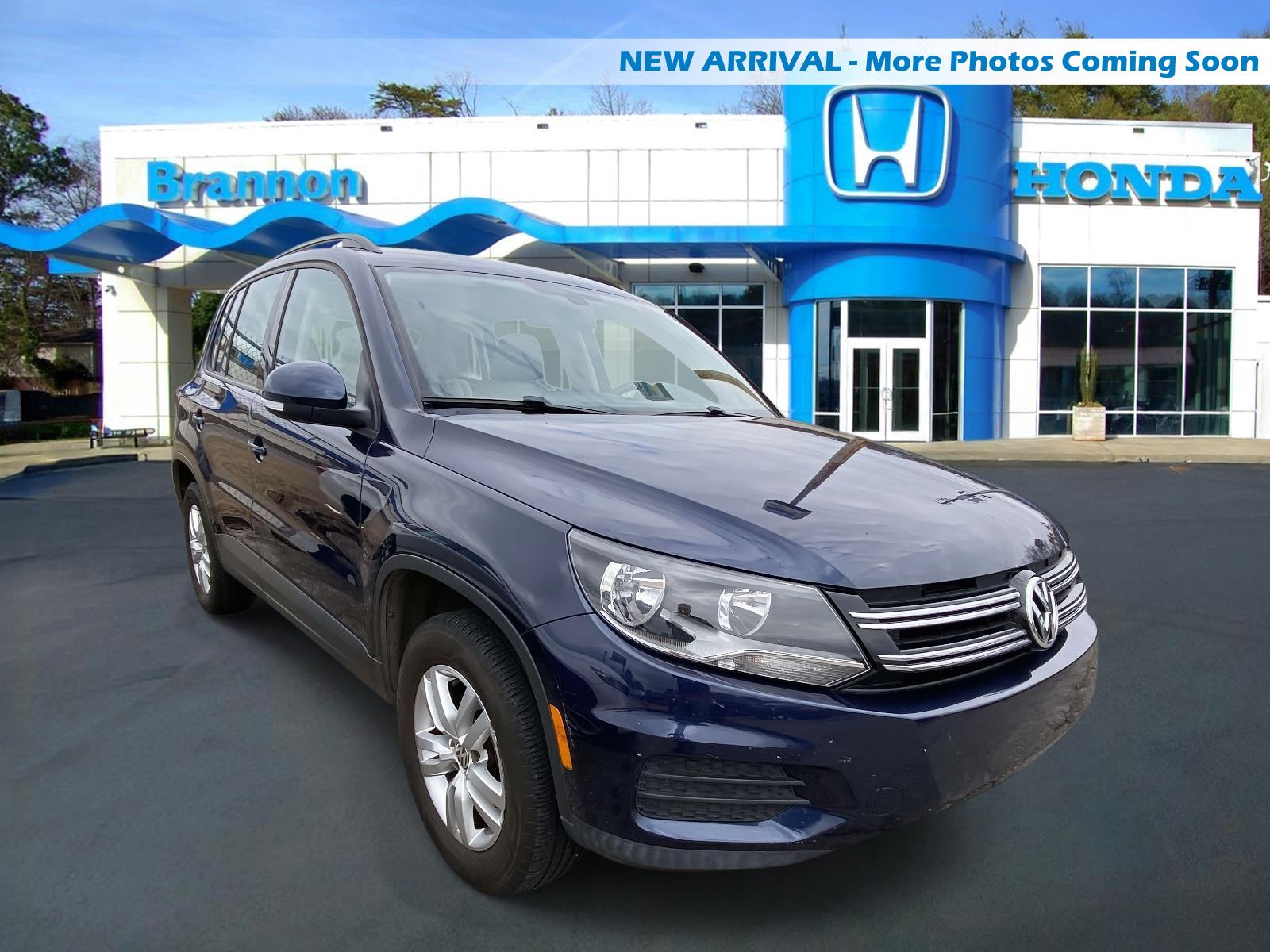 2016 Volkswagen Tiguan S's photo