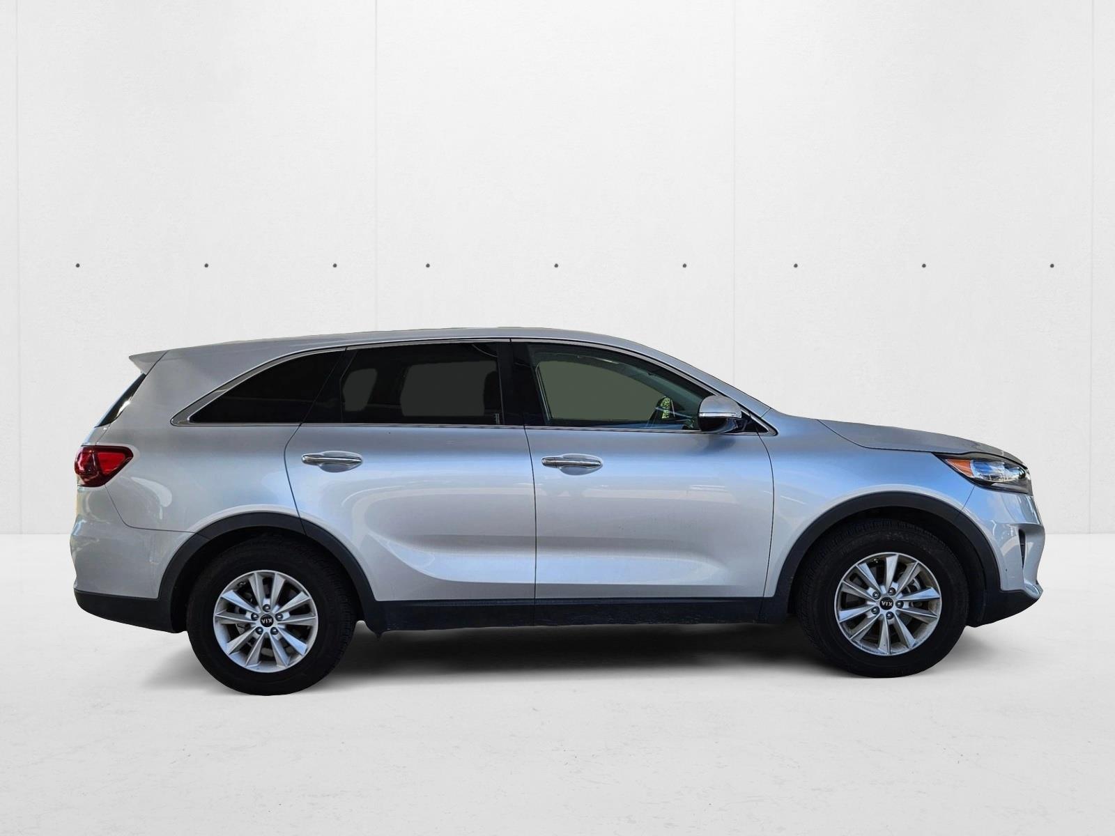 2019 Kia Sorento LX photo 3