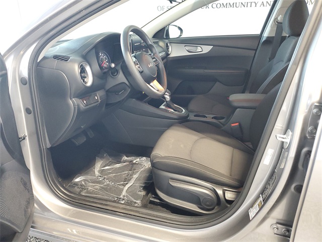 2023 Kia Forte LXS photo 9