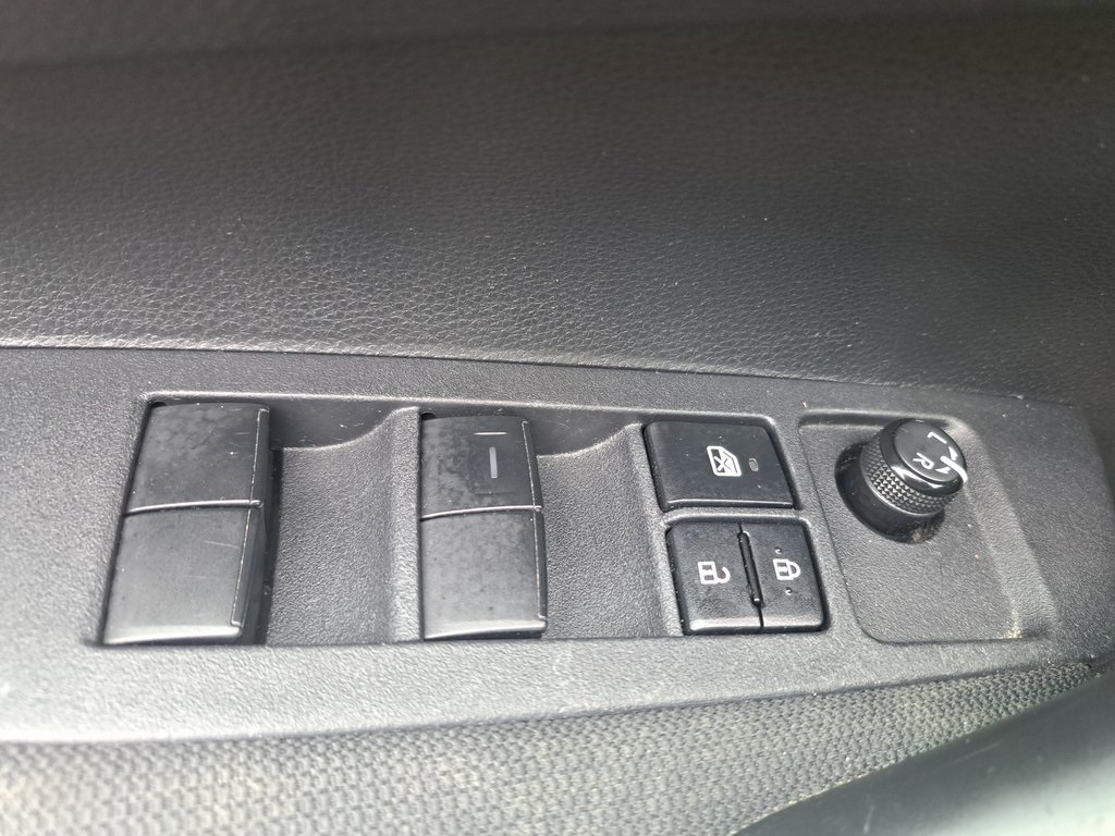 2023 Toyota Corolla LE photo 16