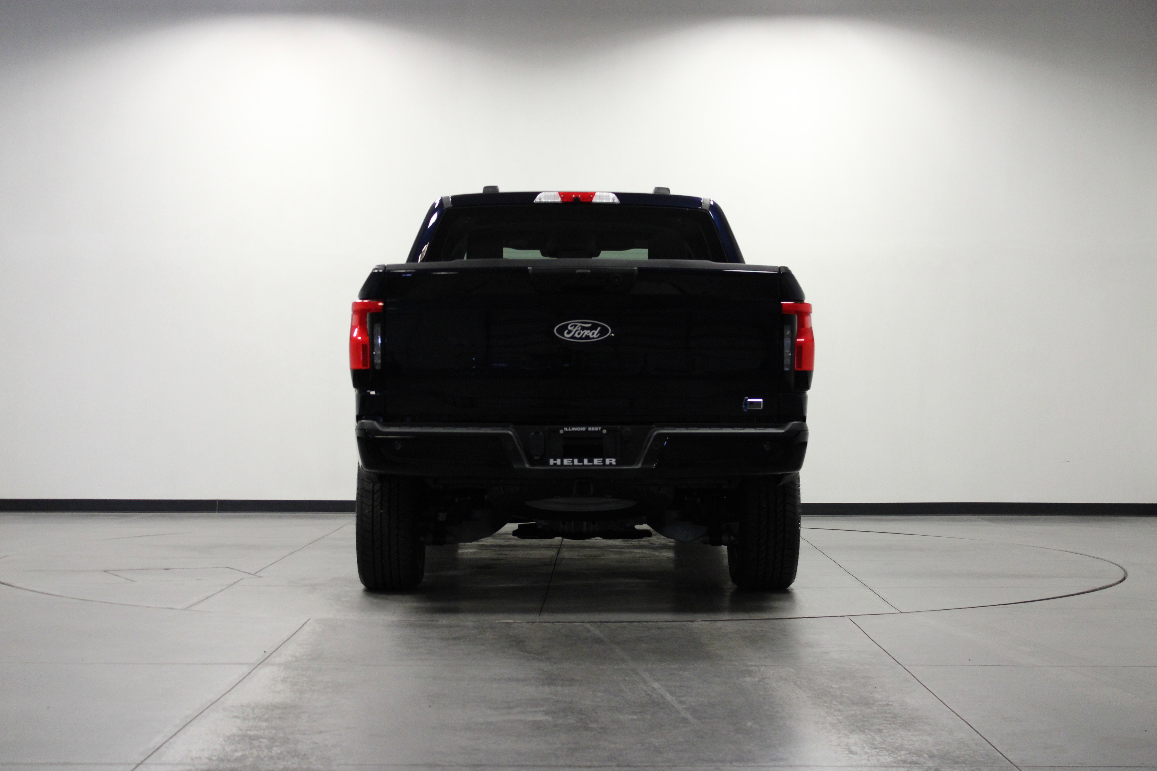 2025 Ford F-150 Lightning photo 4