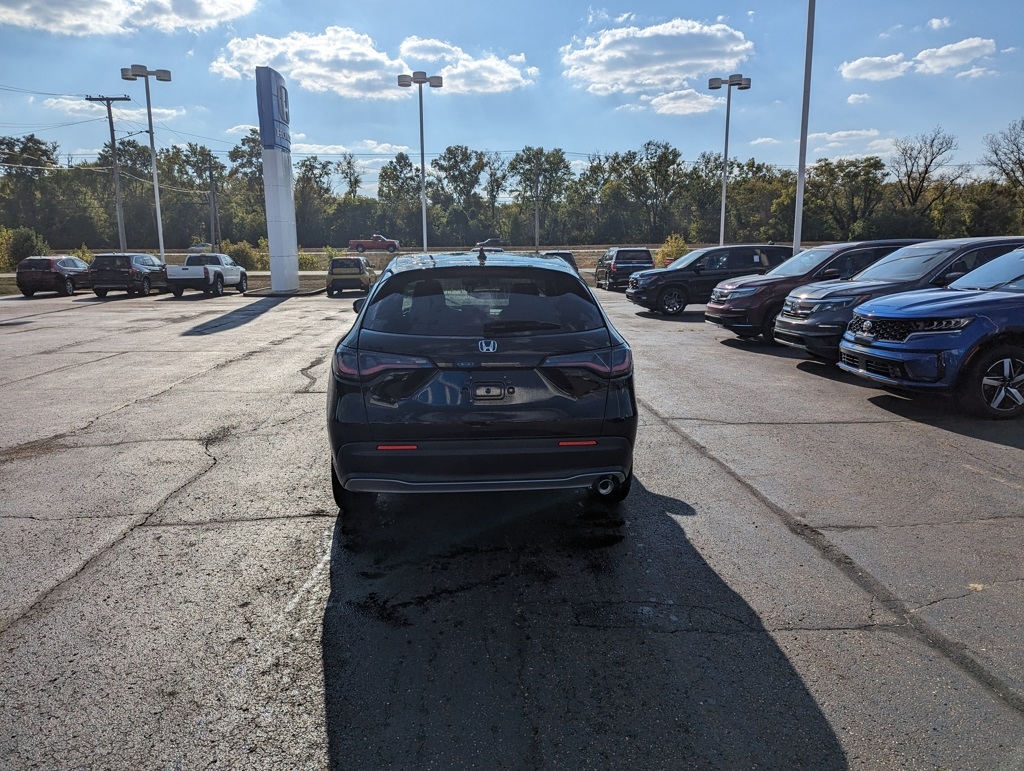 2026 Honda HR-V Sport photo 2