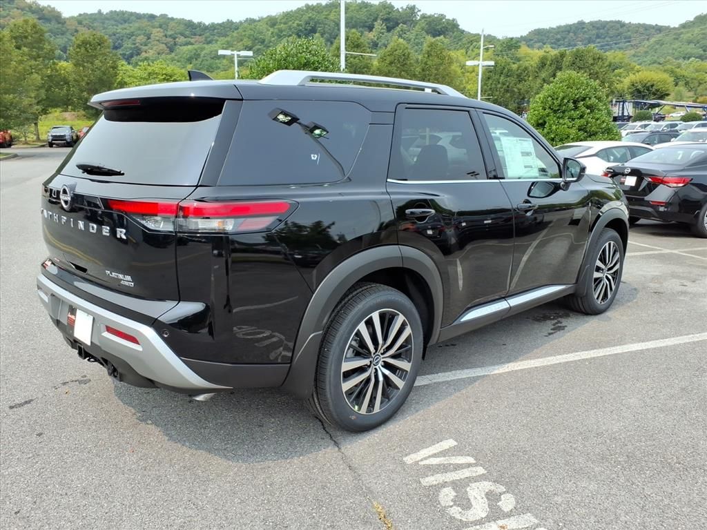 2025 Nissan Pathfinder Platinum photo 3