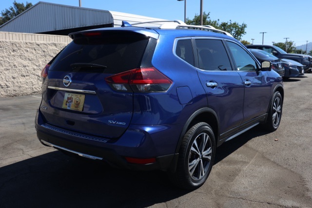 2020 Nissan Rogue SV photo 3