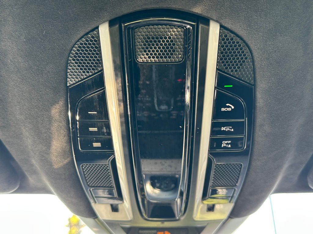 2022 Porsche Cayenne Coupe Base photo 33
