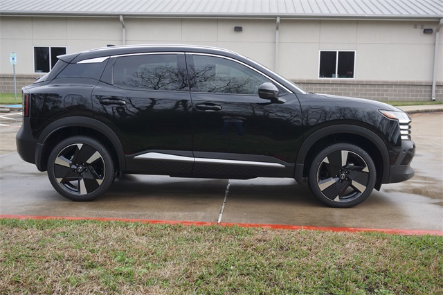 2025 Nissan Kicks SR photo 3