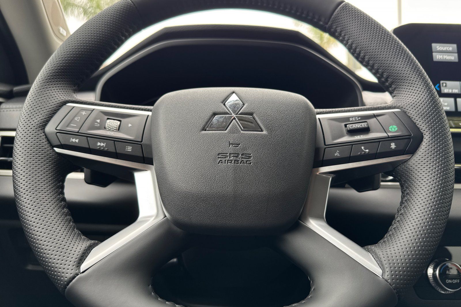 2025 Mitsubishi Outlander PHEV SE photo 20