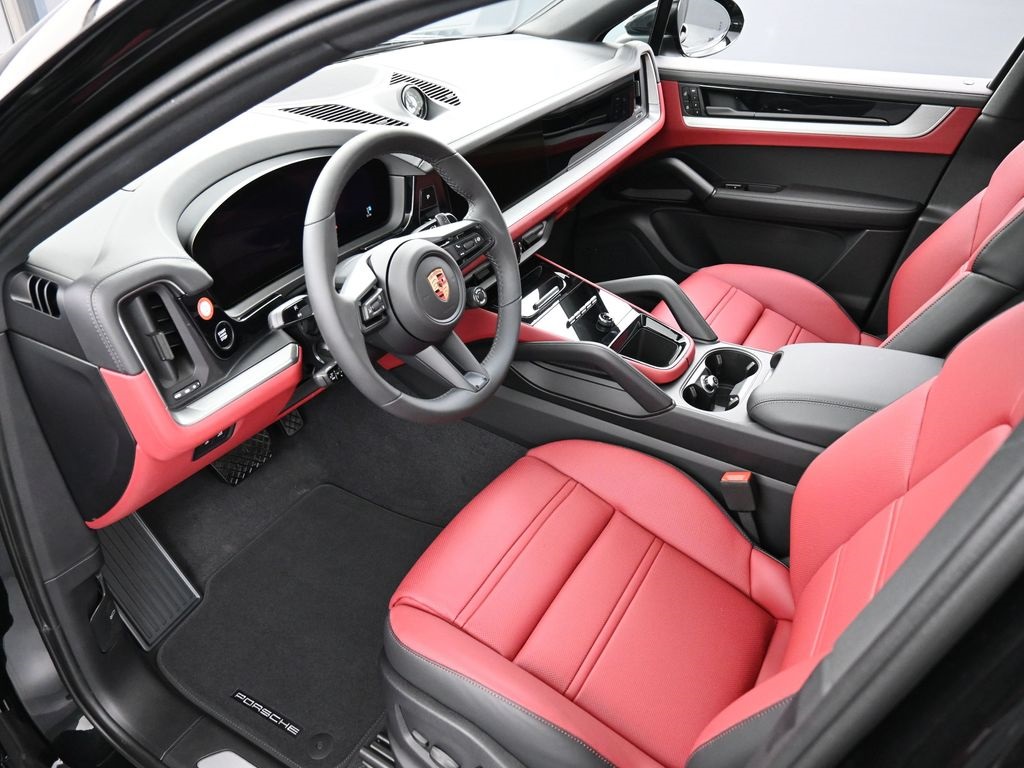 2026 Porsche Cayenne Coupe photo 3