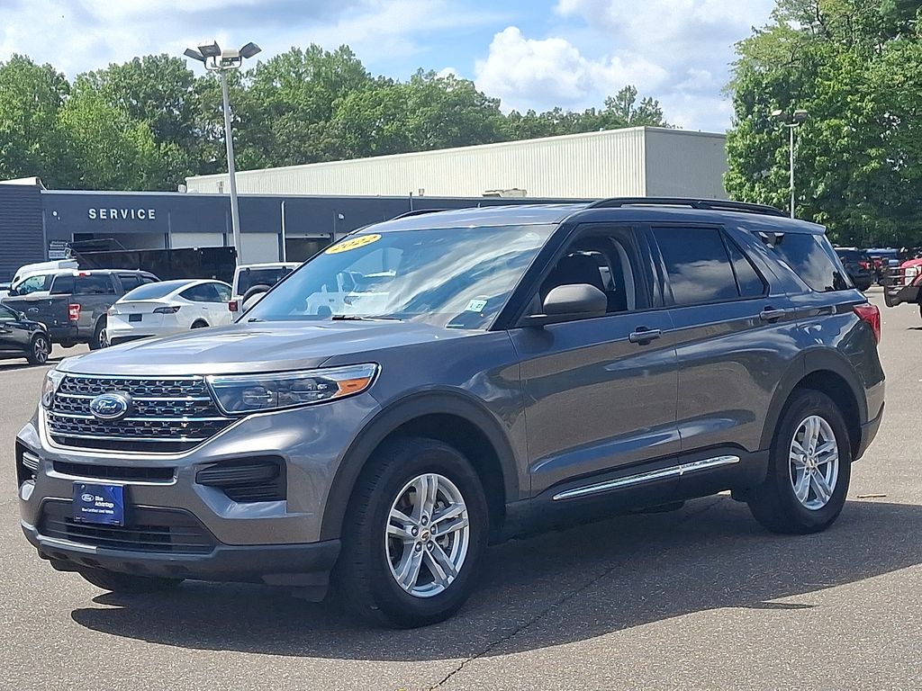 2022 Ford Explorer XLT photo 3