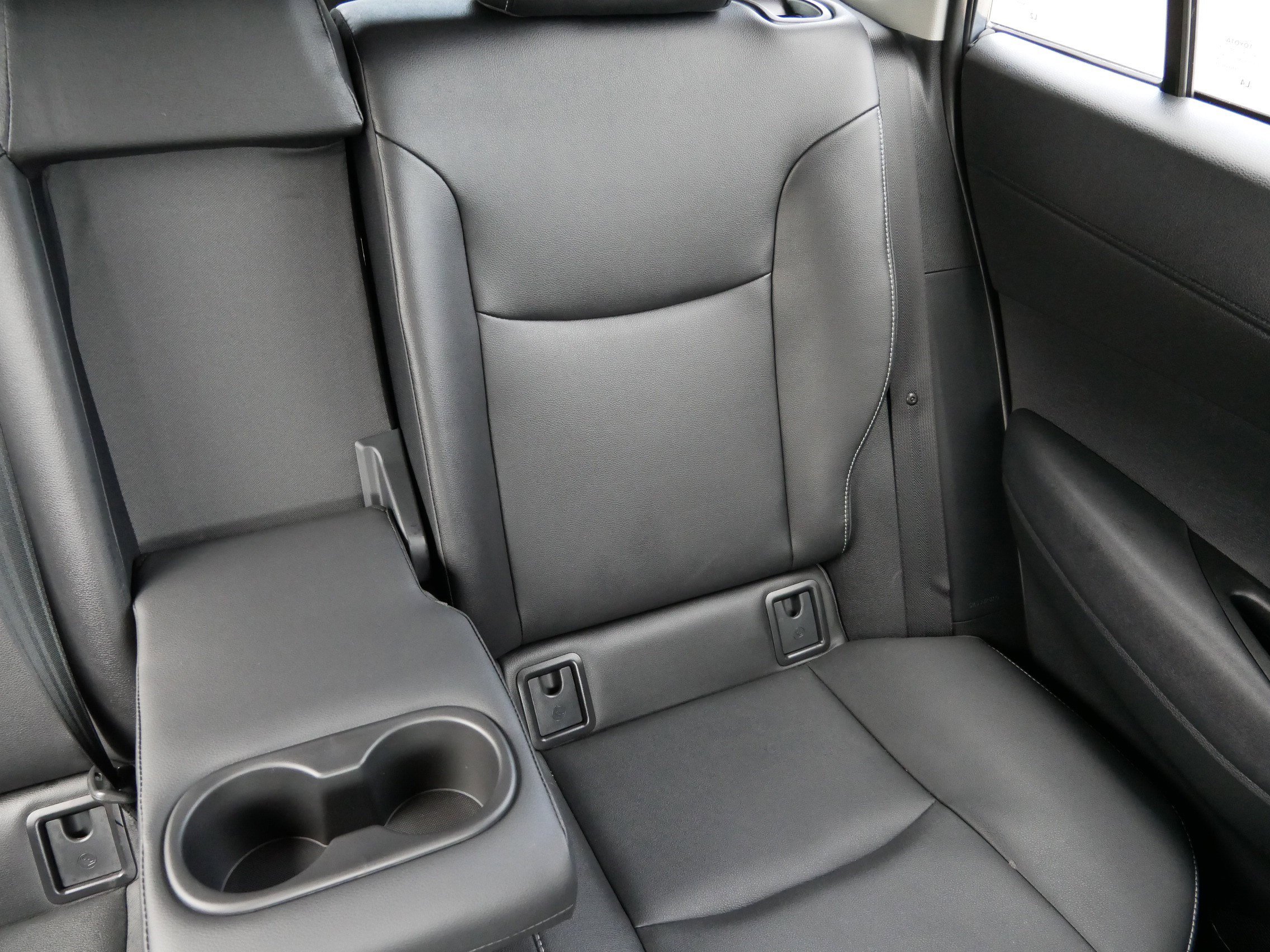 2022 Toyota Corolla Cross XLE photo 14
