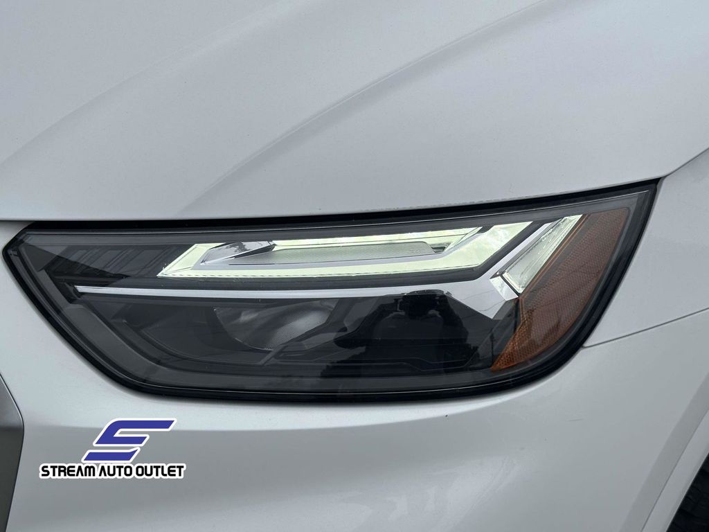 2023 Audi Q5 45 S line Premium photo 9